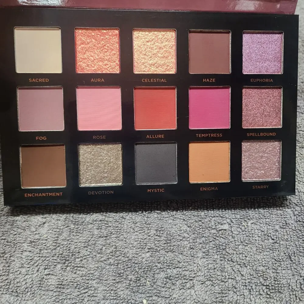 Ace Beaute Mystic Romance eye shadow pallette 15 shades b34
